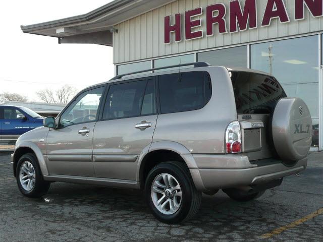 Suzuki XL-7 2005 photo 4