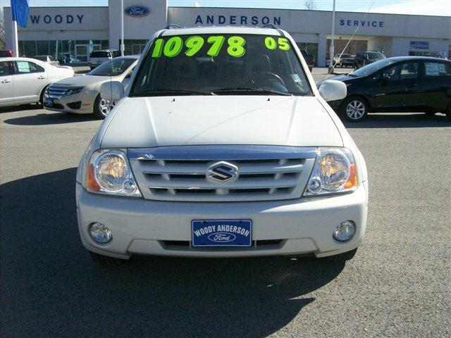 Suzuki XL-7 2005 photo 1