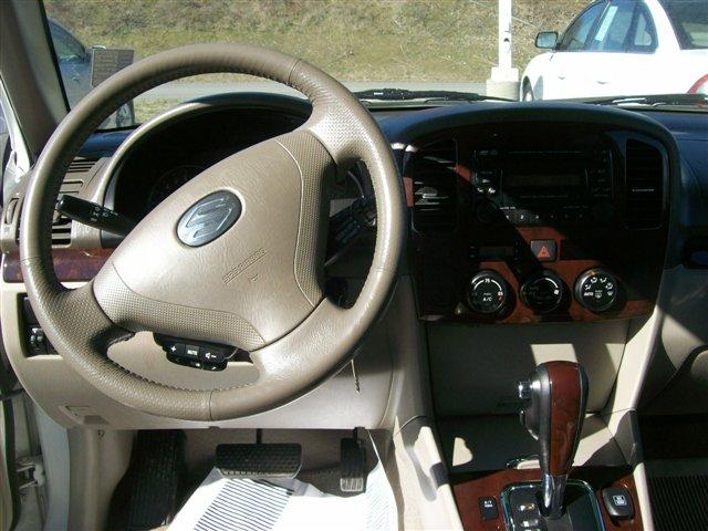 Suzuki XL-7 2005 photo 4