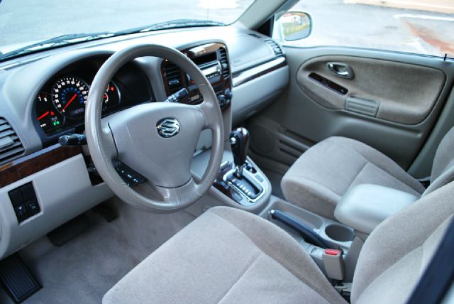 Suzuki XL-7 2006 photo 10