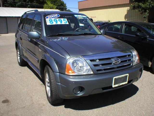 Suzuki XL-7 2006 photo 1