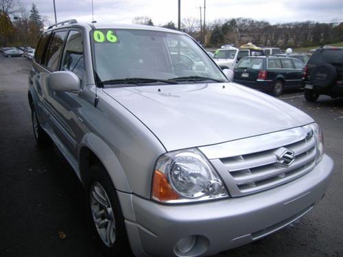 Suzuki XL-7 2006 photo 1