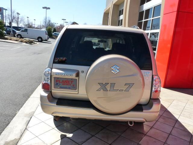Suzuki XL-7 2006 photo 2