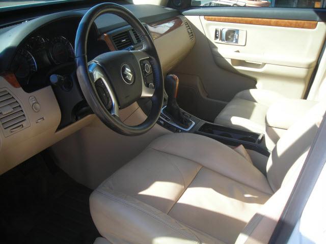 Suzuki XL-7 4dr SES Van Sport Utility