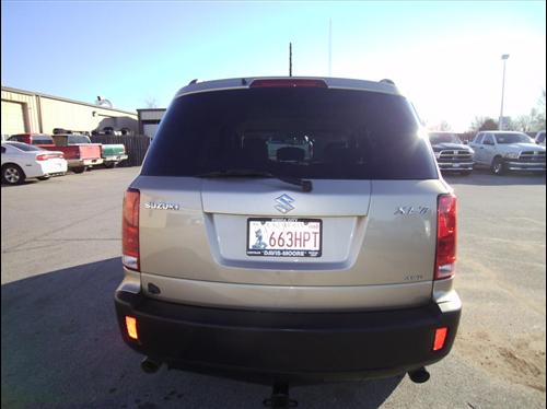 Suzuki XL-7 2007 photo 2