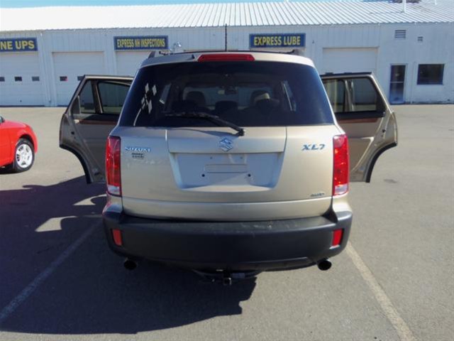 Suzuki XL-7 2008 photo 2