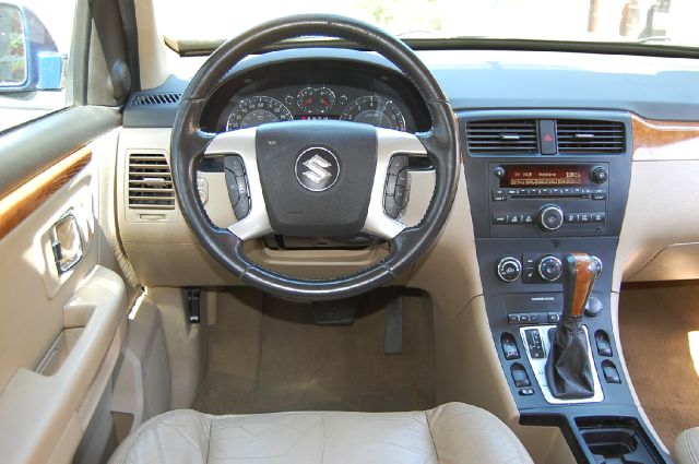 Suzuki XL-7 2008 photo 2