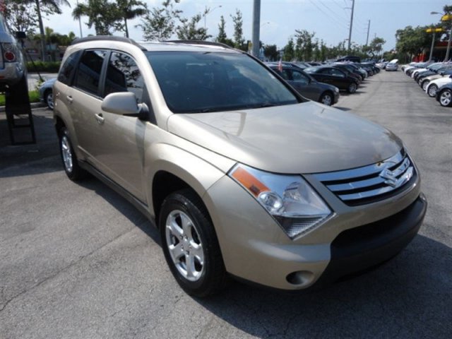 Suzuki XL-7 2008 photo 2