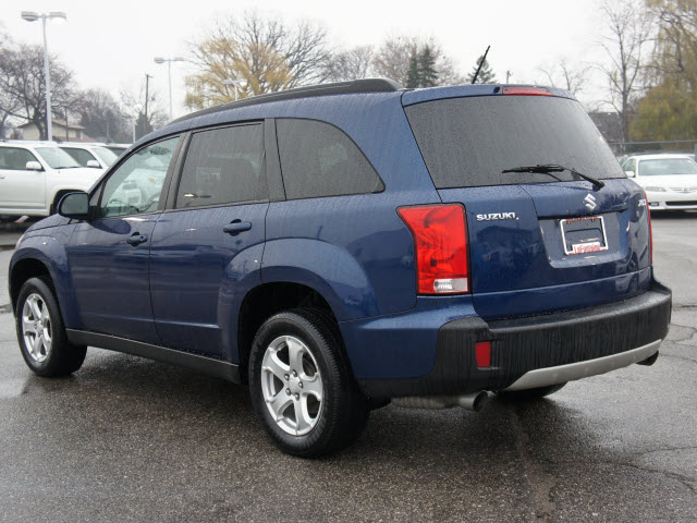 Suzuki XL-7 2008 photo 4