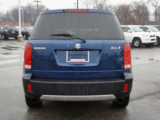 Suzuki XL-7 2008 photo 5