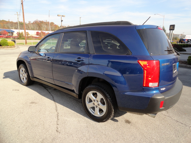 Suzuki XL-7 2008 photo 2
