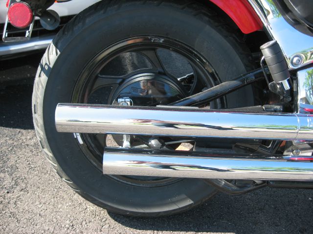 Suzuki M50 2005 photo 1