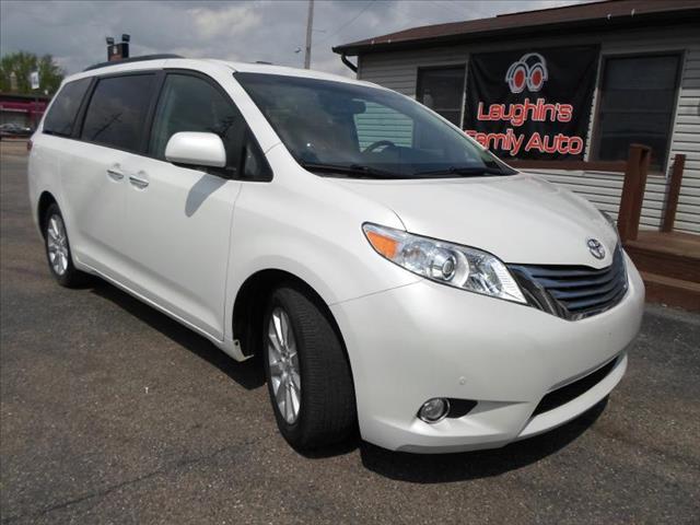 Toyota Sienna 2011 photo 3