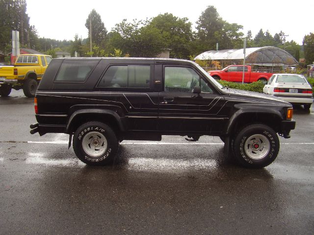 Toyota 4Runner 1987 photo 2