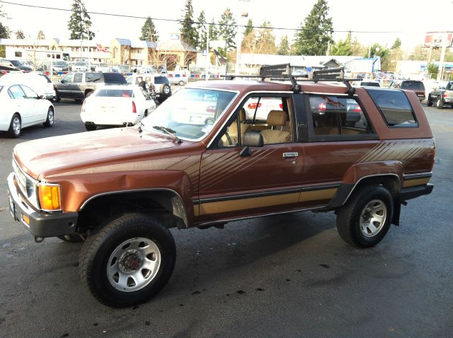 Toyota 4Runner 1987 photo 1
