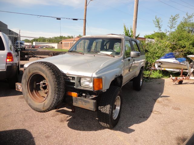 Toyota 4Runner 1988 photo 3