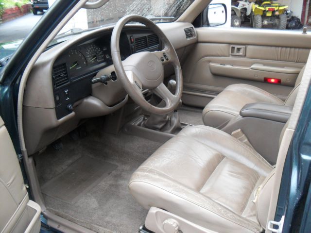 Toyota 4Runner 2.7L V6 SUV