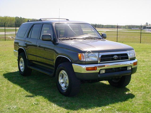 Toyota 4Runner LT Pickup 4D 8 Ft SUV