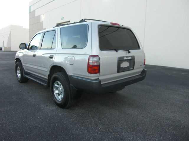 Toyota 4Runner 1998 photo 1