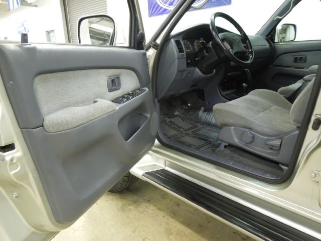 Toyota 4Runner 2000 photo 3