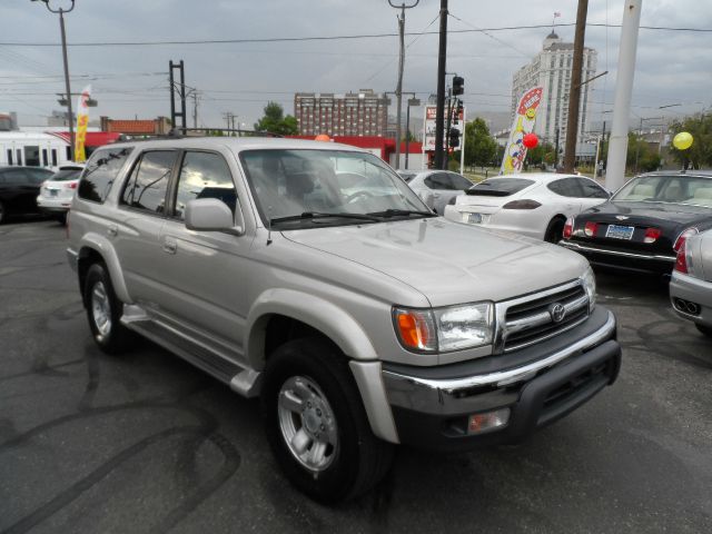 Toyota 4Runner 2000 photo 1