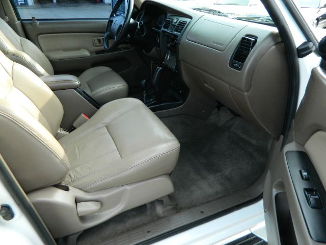Toyota 4Runner 2000 photo 2