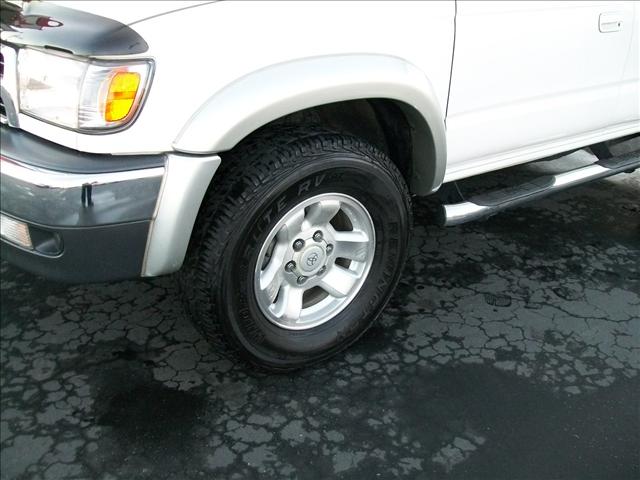 Toyota 4Runner 2000 photo 2