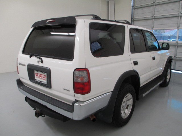 Toyota 4Runner 2000 photo 1