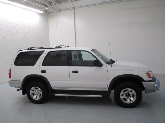 Toyota 4Runner 2000 photo 2