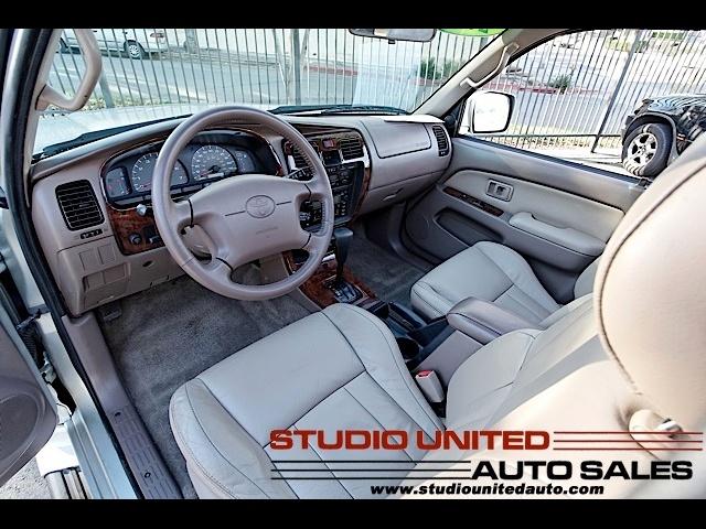 Toyota 4Runner 2000 photo 3