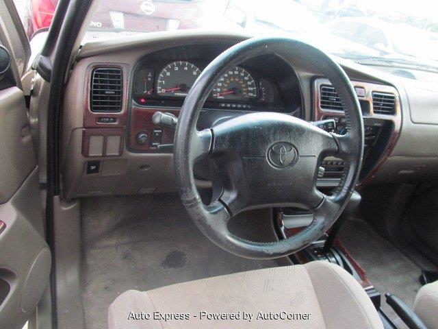Toyota 4Runner 2002 photo 2