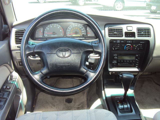 Toyota 4Runner 2002 photo 2