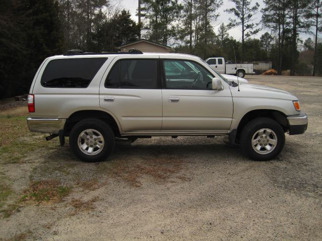 Toyota 4Runner 2002 photo 1