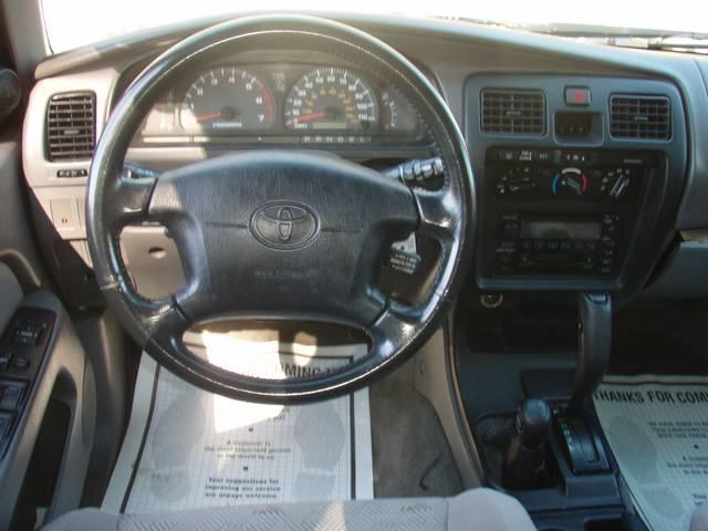 Toyota 4Runner 2002 photo 2