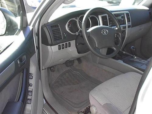 Toyota 4Runner 2004 photo 2