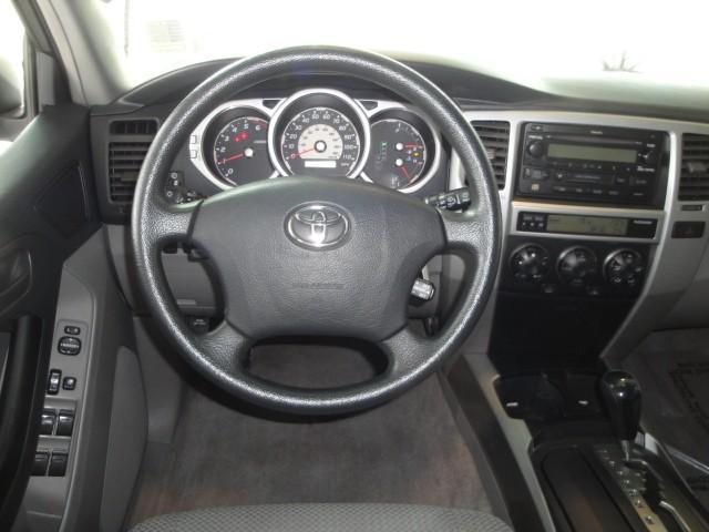 Toyota 4Runner 2004 photo 2