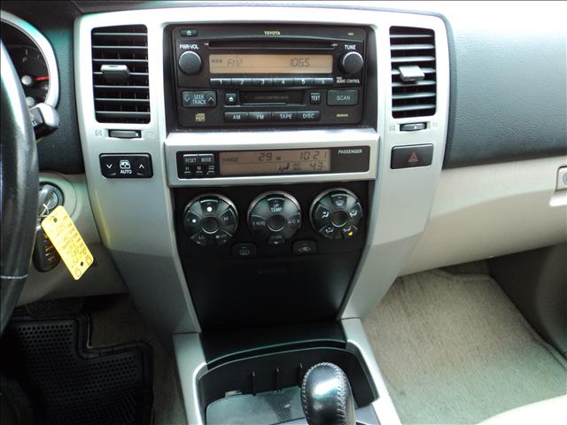 Toyota 4Runner 2004 photo 2