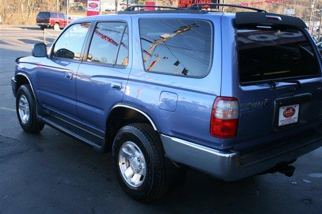 Toyota 4Runner 2004 photo 2