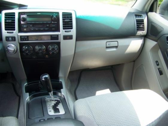 Toyota 4Runner 2004 photo 2