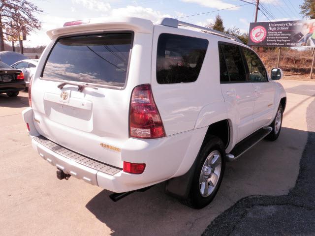 Toyota 4Runner 2004 photo 2