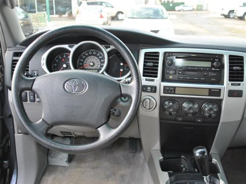 Toyota 4Runner 2004 photo 2