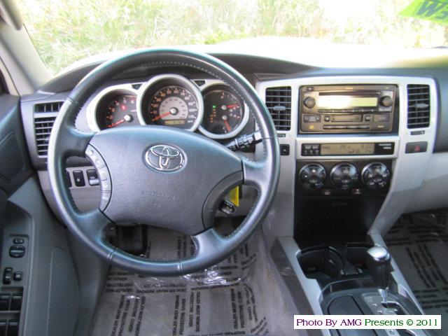 Toyota 4Runner 2005 photo 2