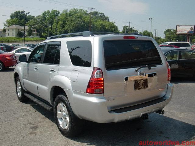 Toyota 4Runner 2007 photo 2