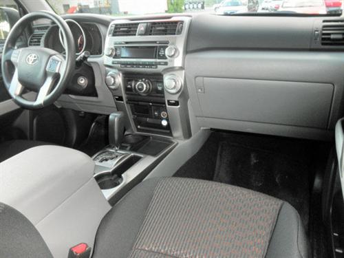 Toyota 4Runner 2011 photo 2
