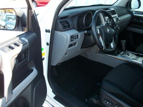 Toyota 4Runner 2011 photo 3