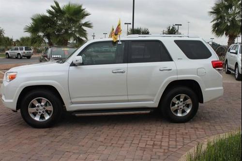 Toyota 4Runner 2011 photo 2
