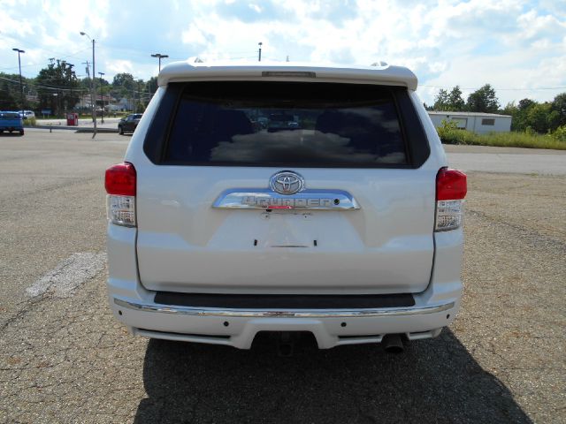 Toyota 4Runner 2012 photo 3
