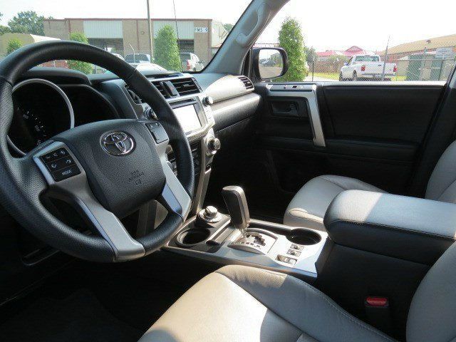 Toyota 4Runner 2012 photo 0