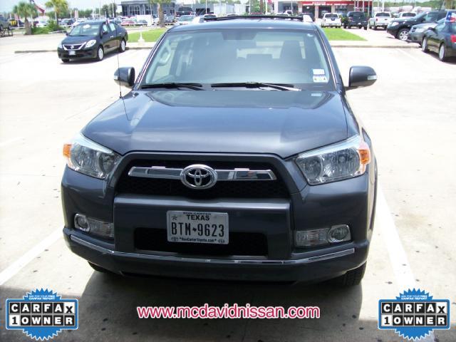 Toyota 4Runner 2012 photo 2