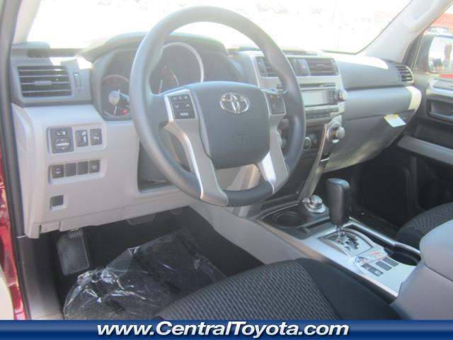 Toyota 4Runner 2013 photo 0